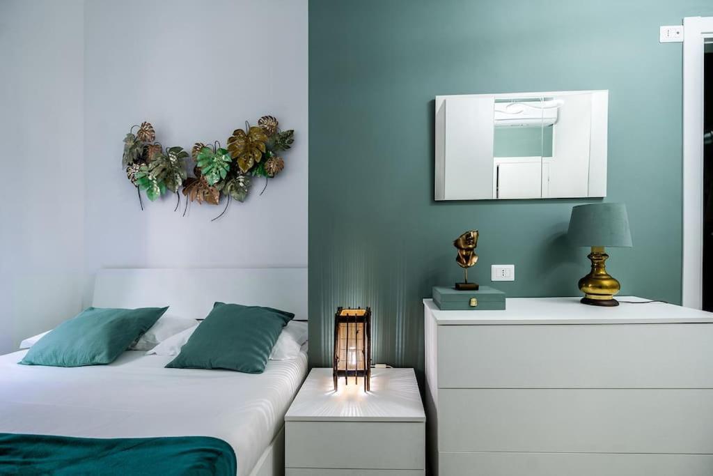 Linate Airport Elegant Suite,Tram 1 Minute Away Мілан Екстер'єр фото