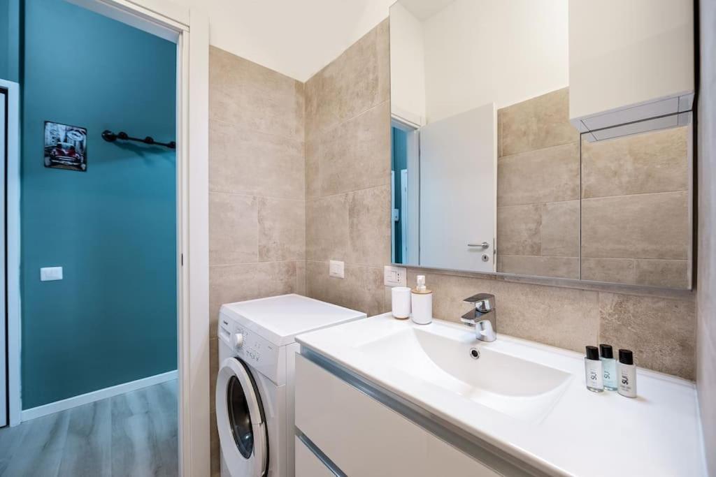 Linate Airport Elegant Suite,Tram 1 Minute Away Мілан Екстер'єр фото